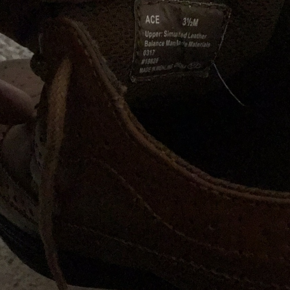 Boy’s leather shoes - Picture 2 of 3